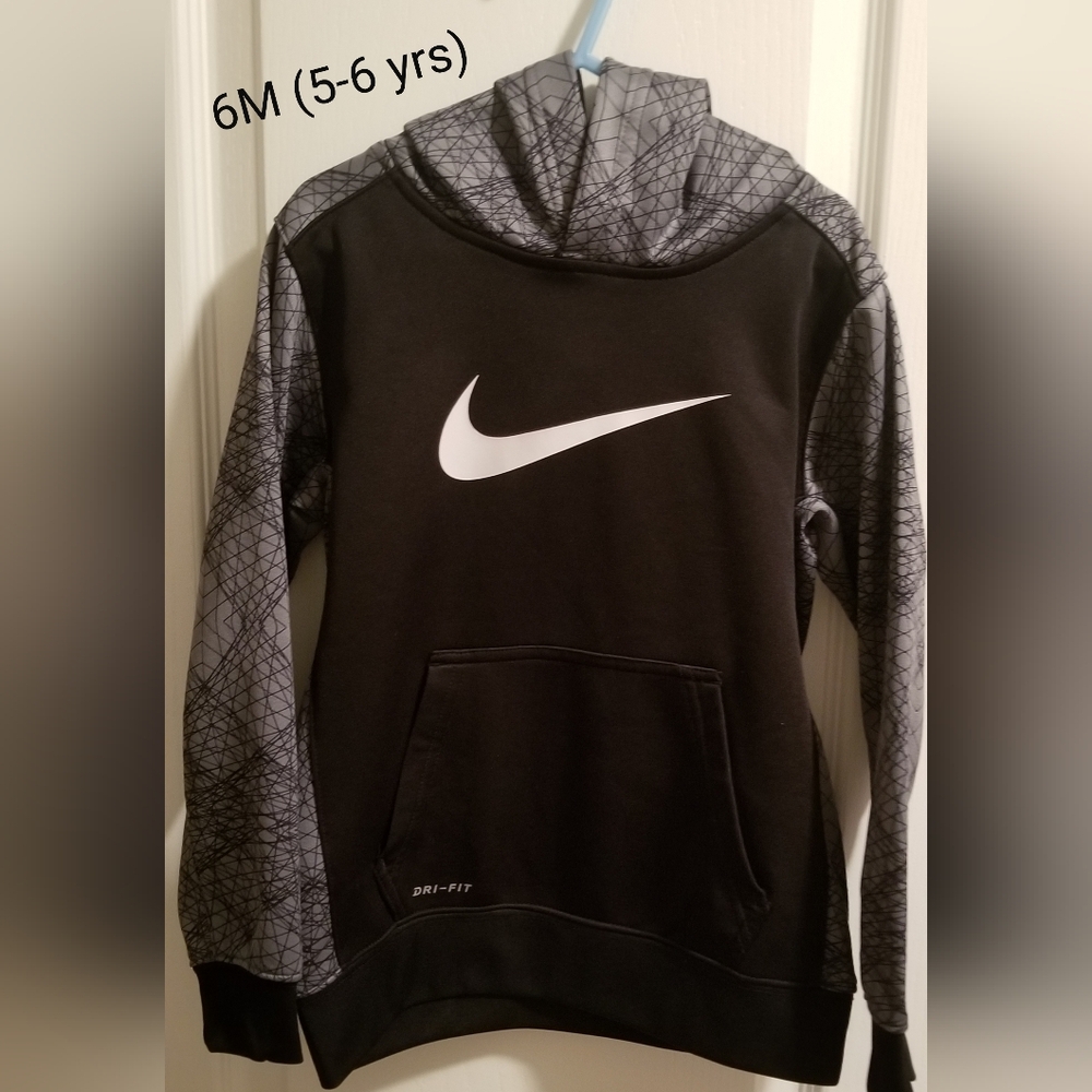 Nike Kids Black and Gray Hoodie